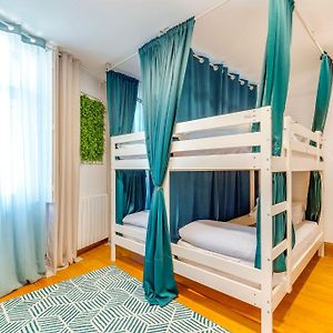 Dormitory Room Mixed